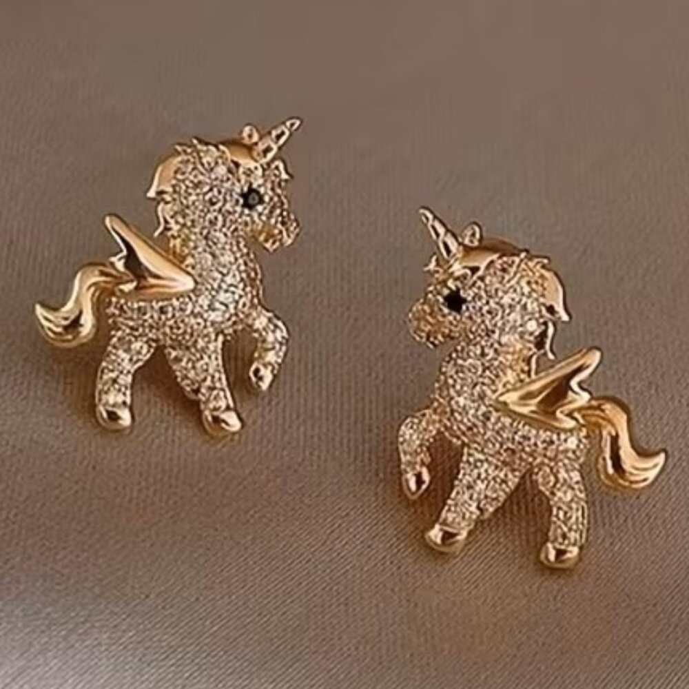 Rhinestone Unicorn Stud Earrings Z131